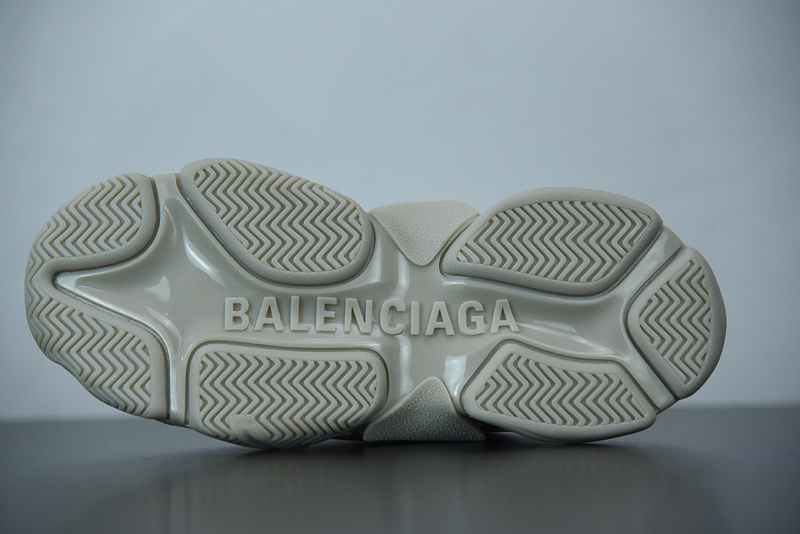 Ba*len*cia*ga triple s