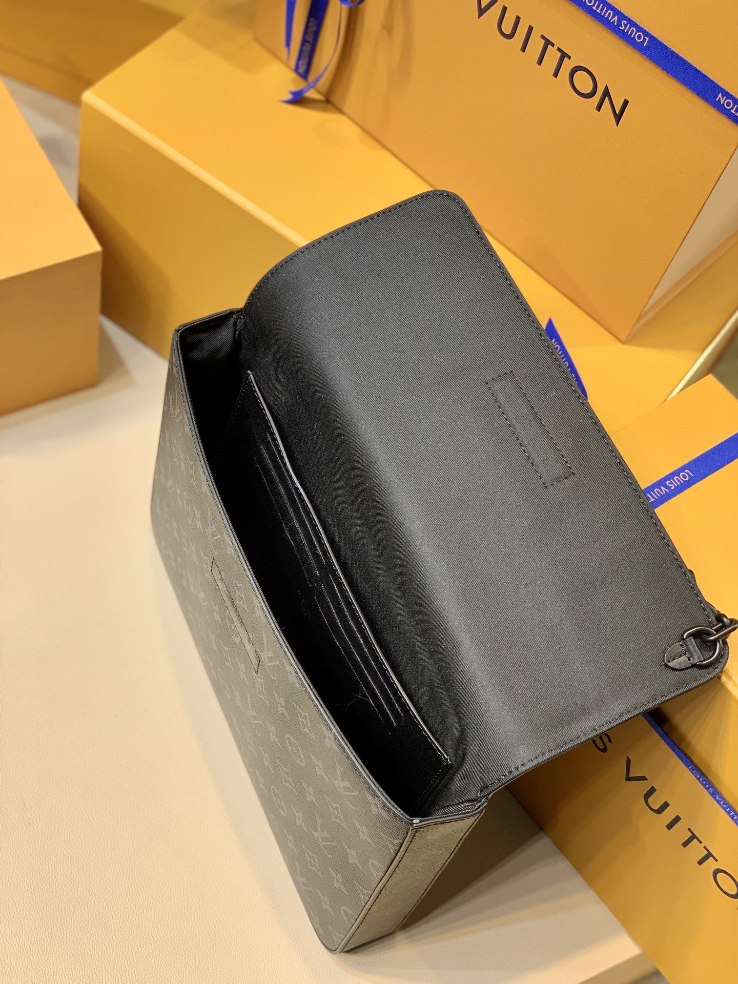 l0*is V*t0n pochette steamer -m80107-32 x 22 x 4cm