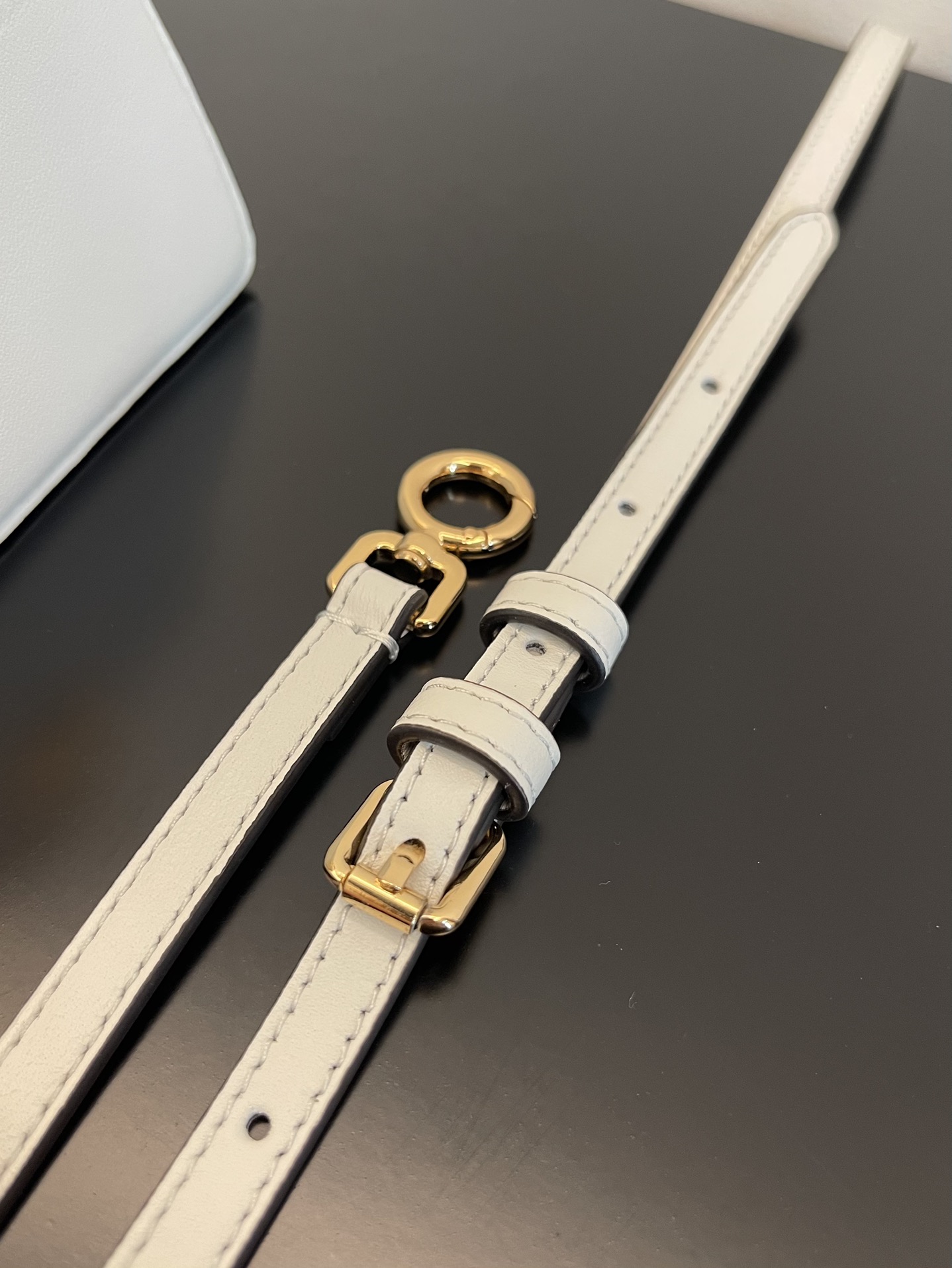 F**di peekabooiseeu micro-11x8x8cm