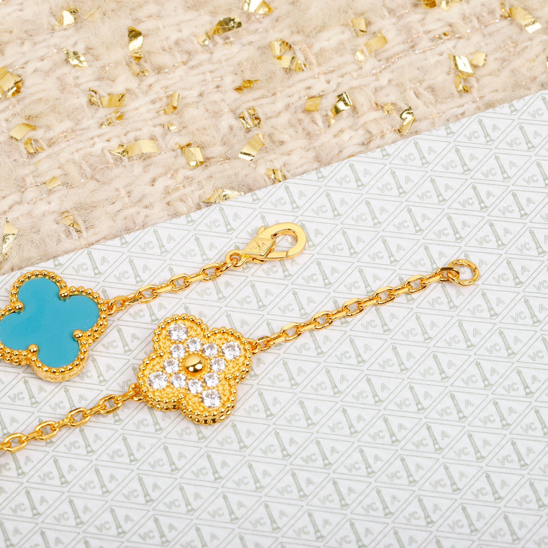 VCA Necklace