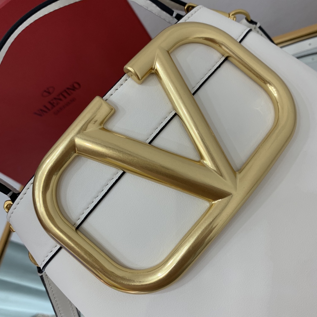 Va1e*ntin0 garavani s*pervee bag-20*19*12cm