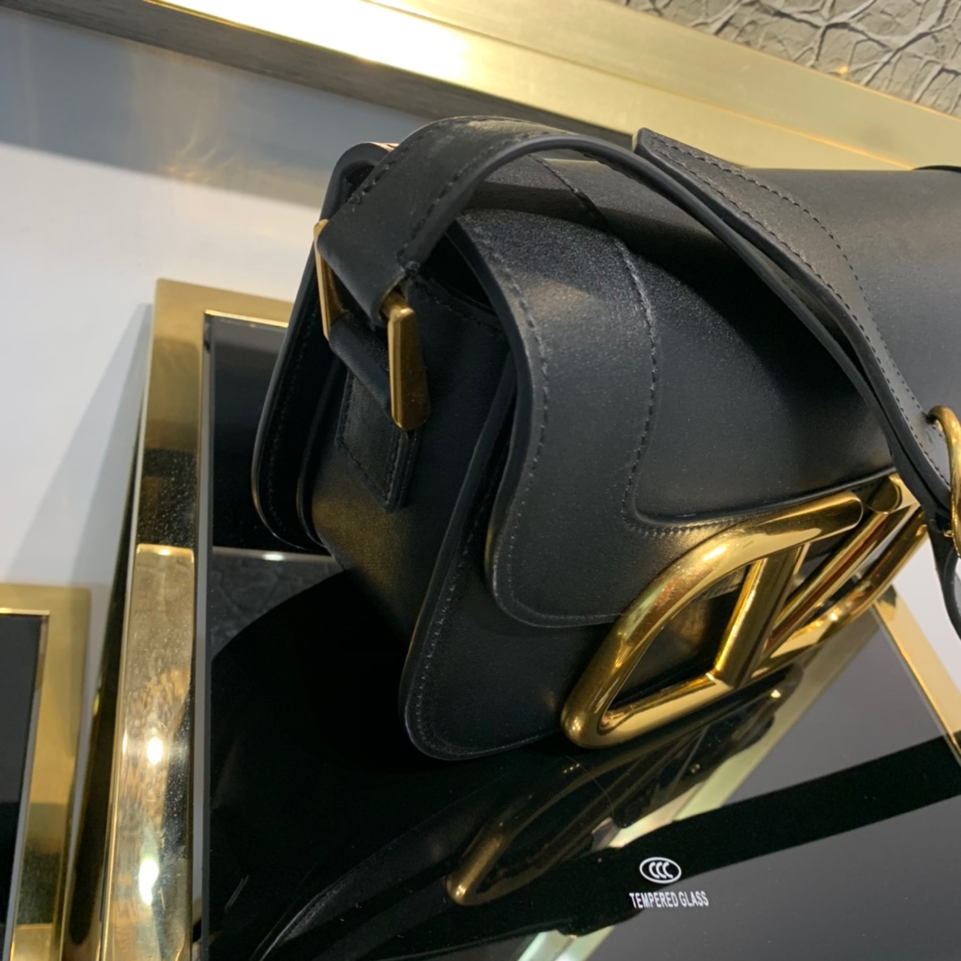 Va1e*ntin0 garavani s*pervee handbags-26*8*16cm