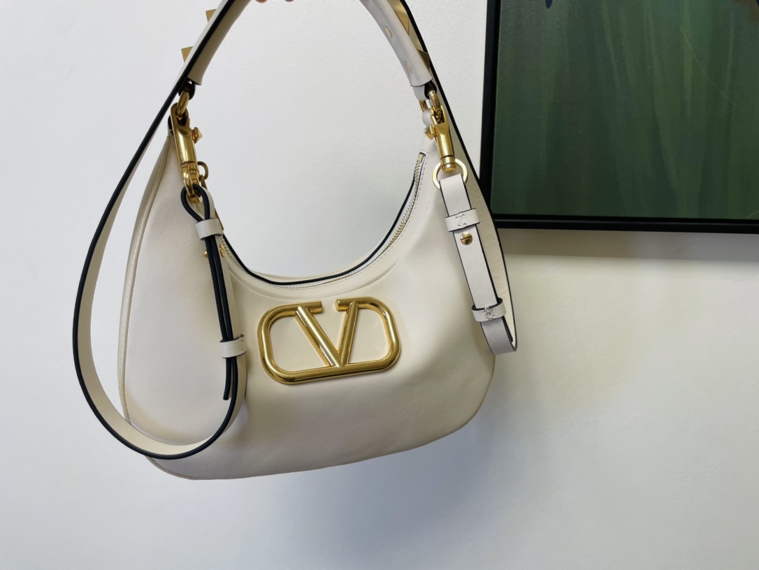 Va1e*ntin0 garavani studsign-26*30*7cm