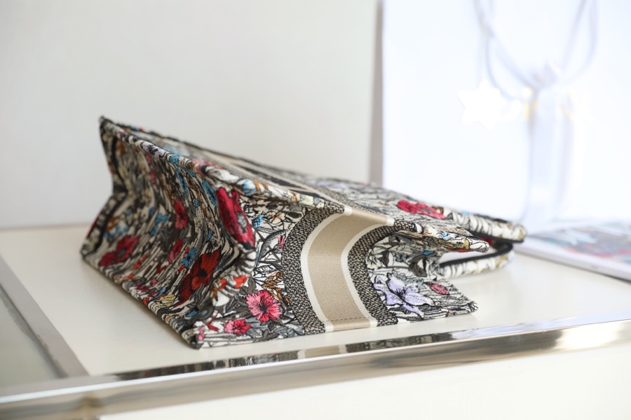 D*or small book tote-36.5cm