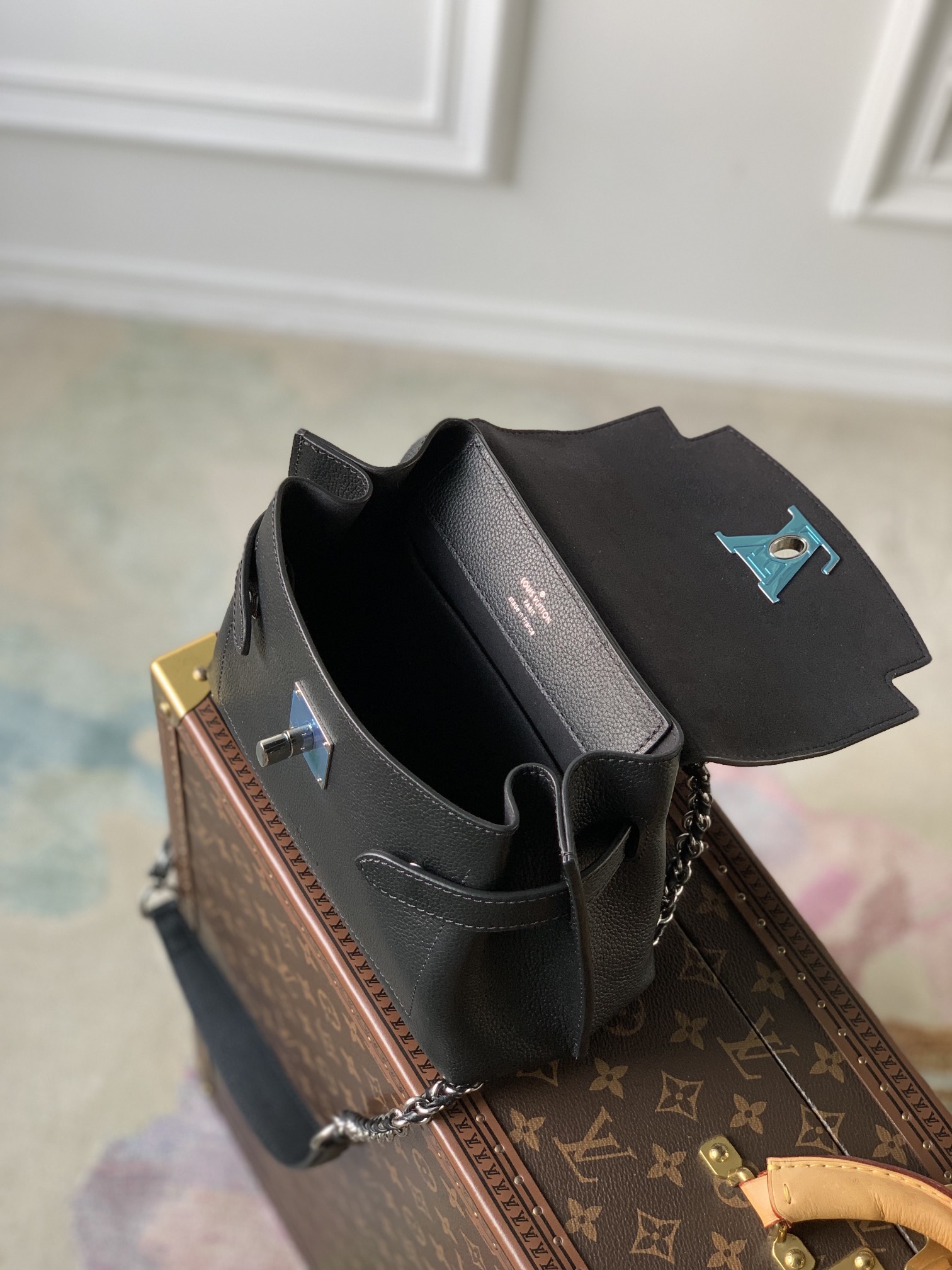 l0*is V*t0n lockme ever 23x17x10cm