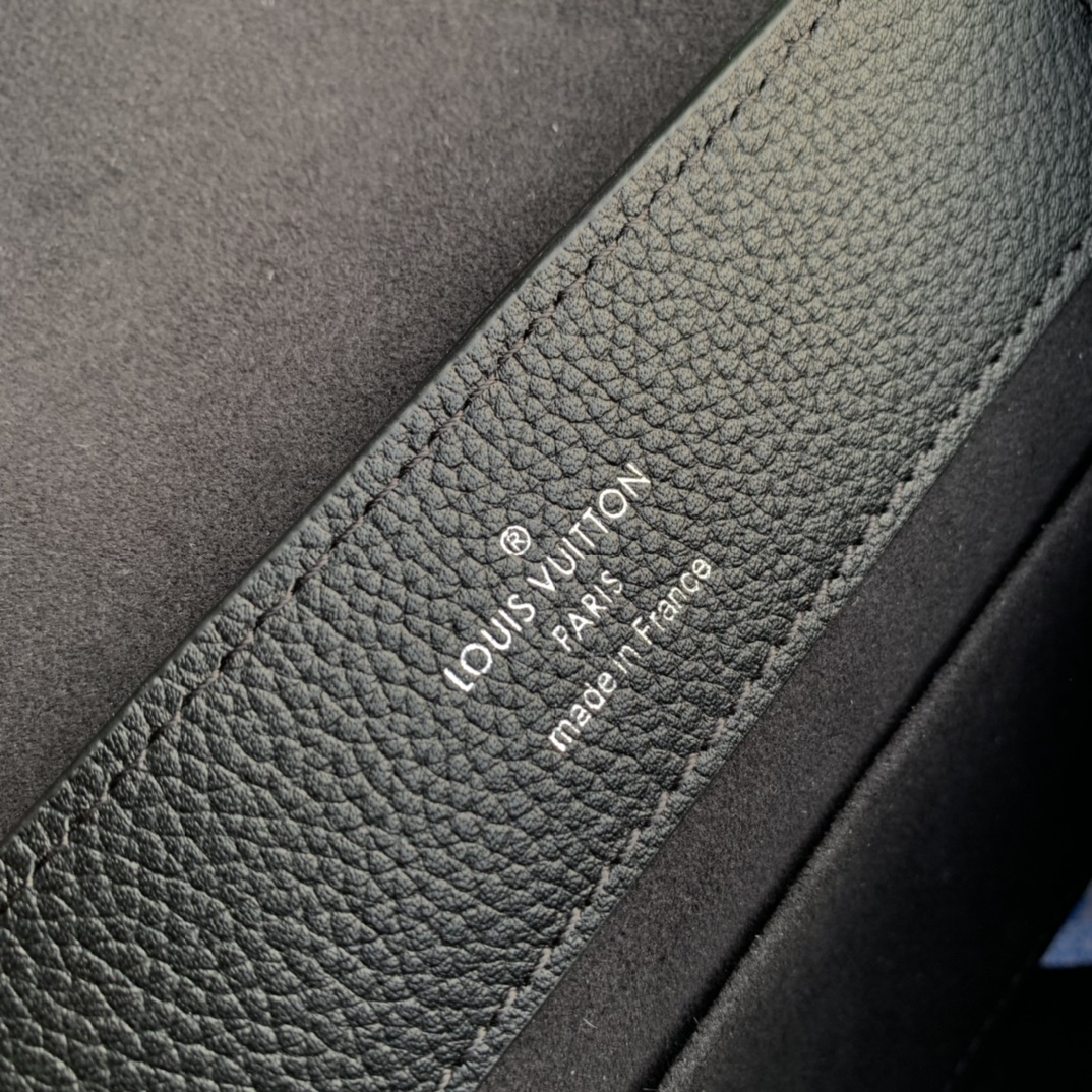 l0*is V*t0n lockme ever 23x17x10cm