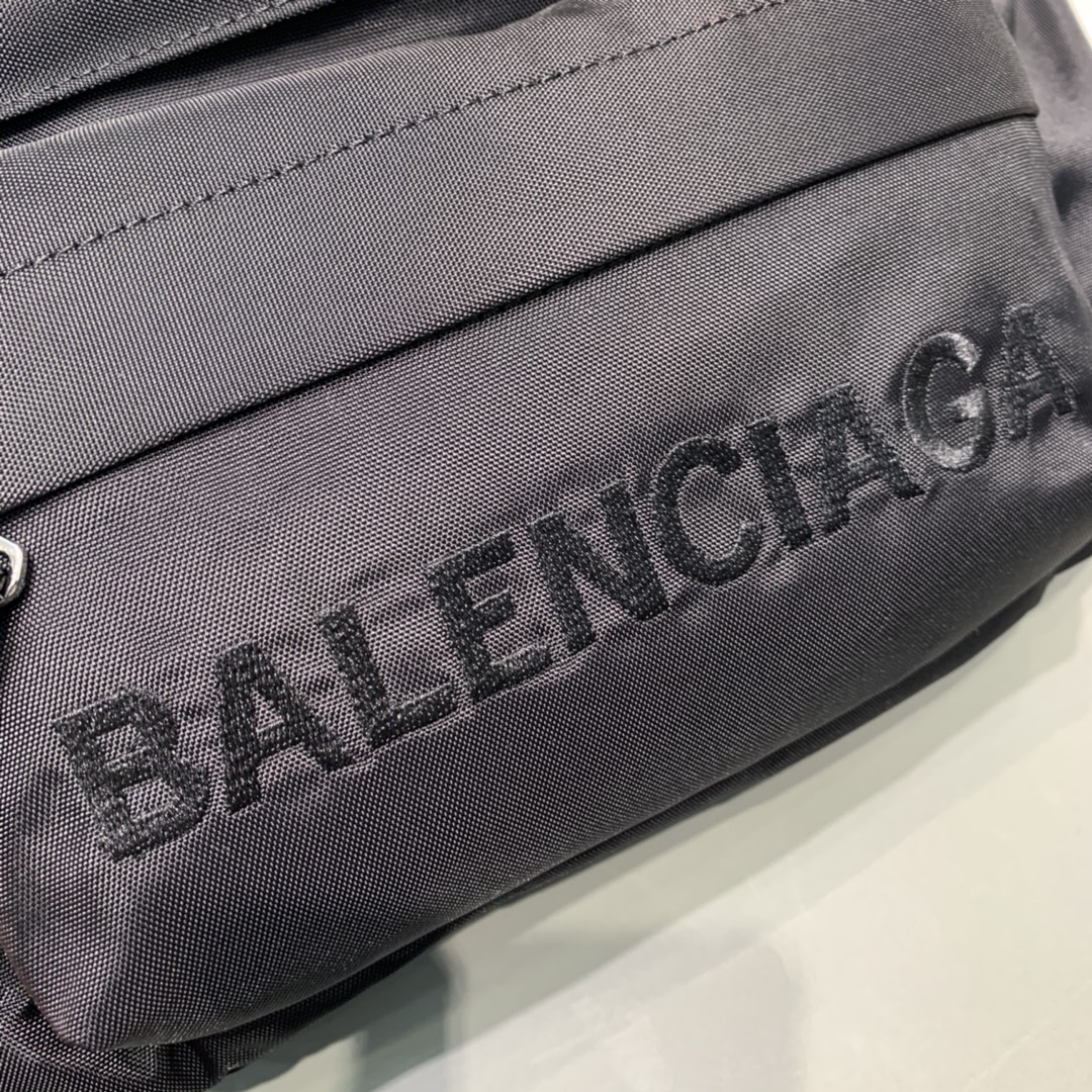 Ba*len*cia*ga wheel logo waist bag-23*5*20cm