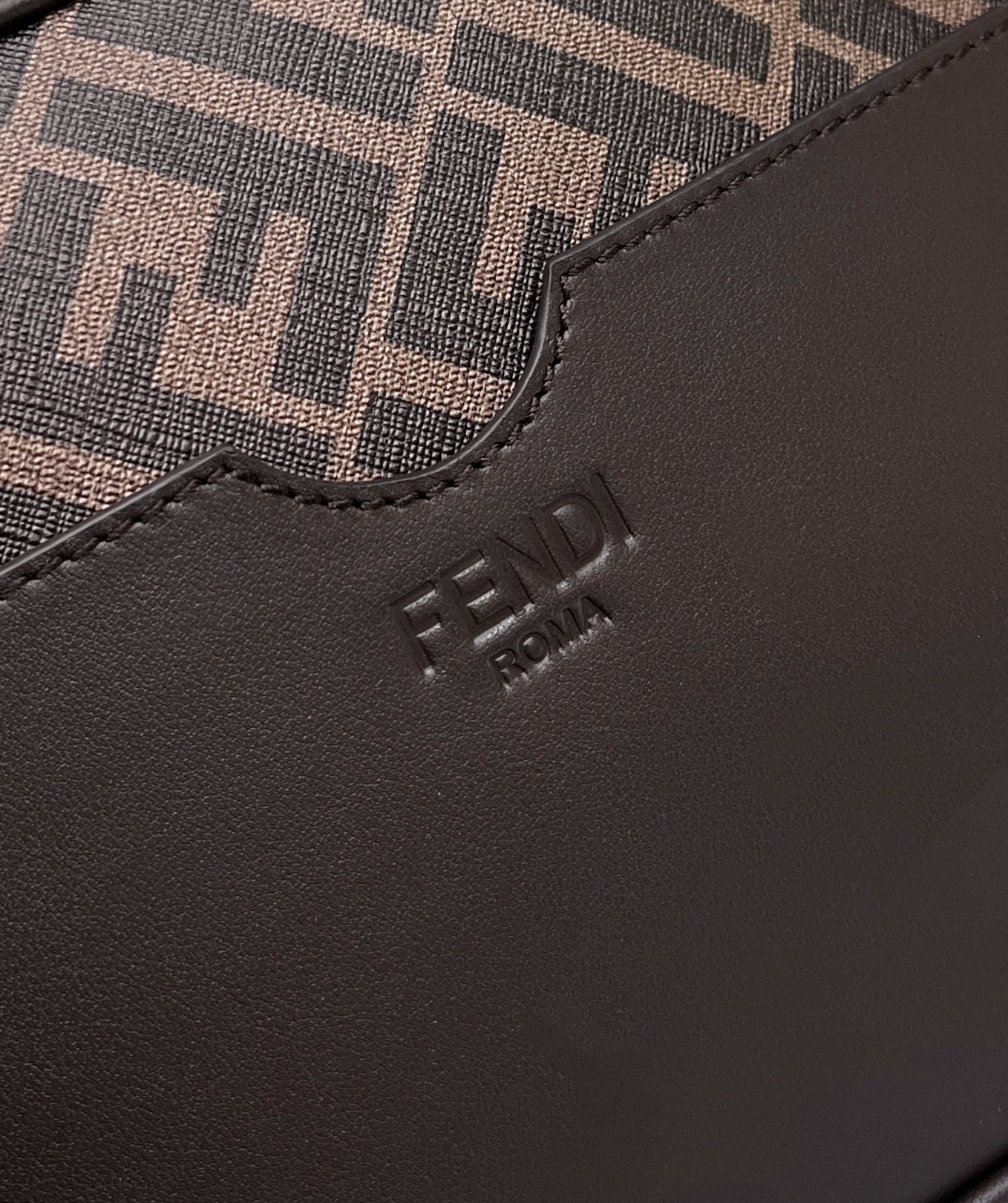 F**di camera bag-23.5x5x16cm