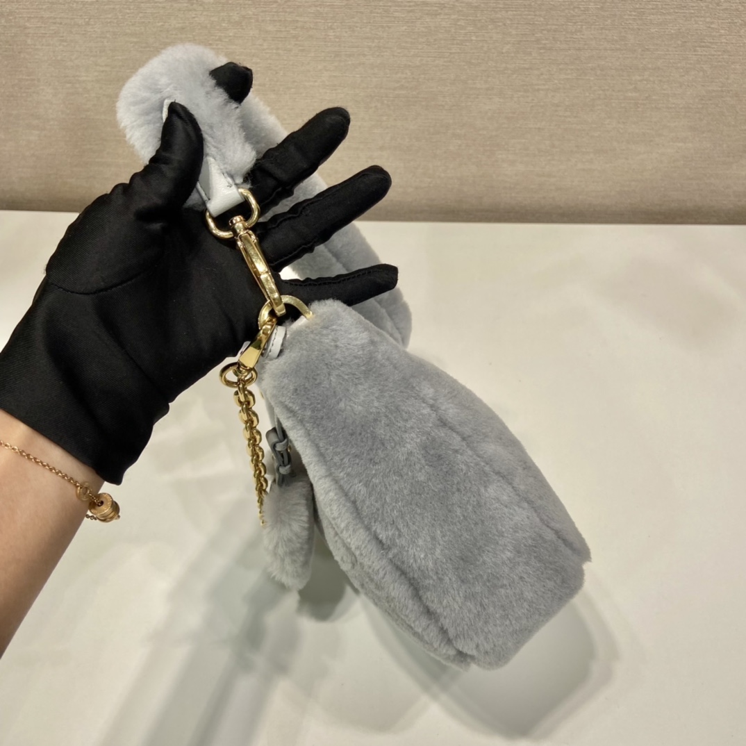 Pra*a system hobo bag-23*17*8cm