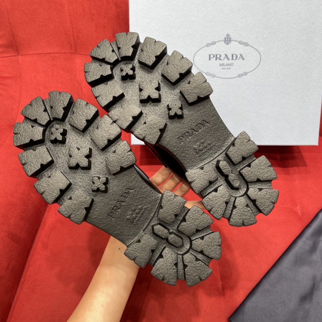 Pra*a loafers 2022ss