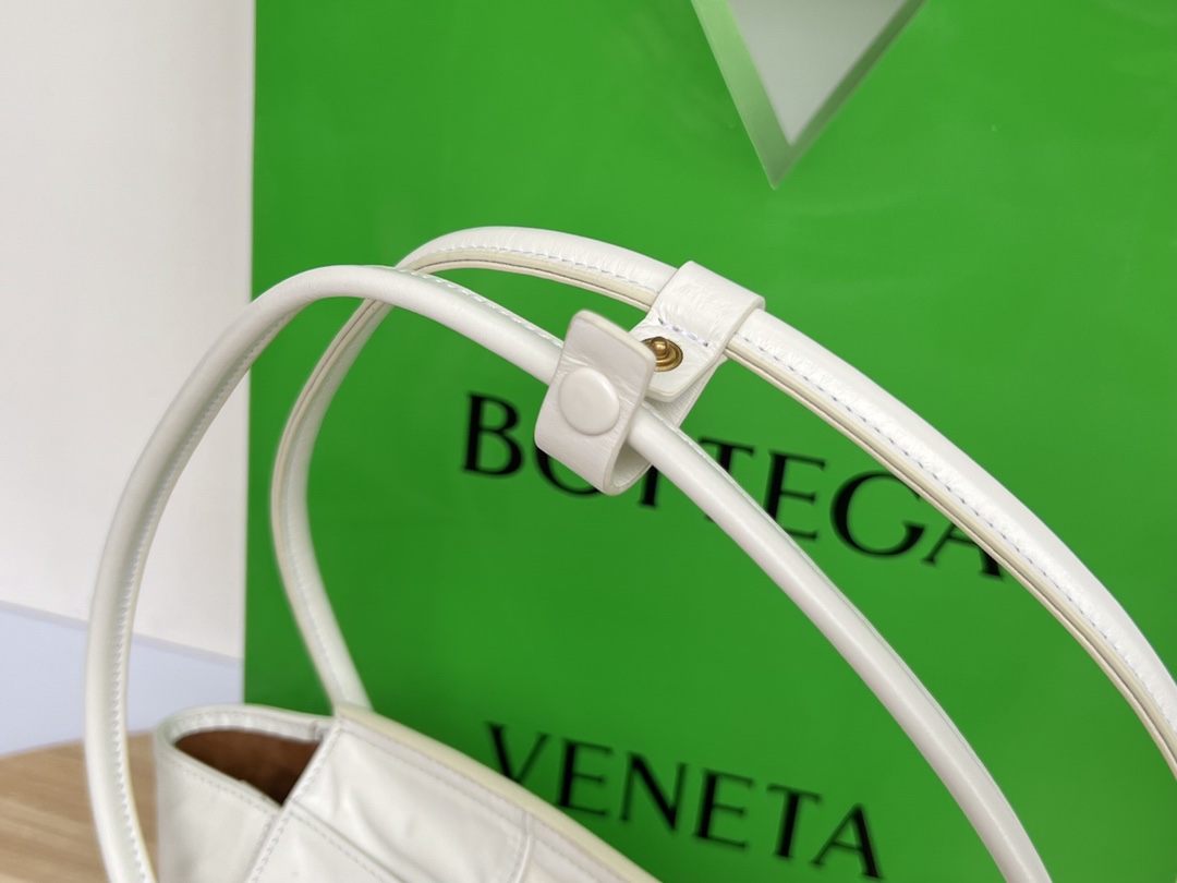 bo*te*ga Ve*ne*ta arco bag-23x21x9cm