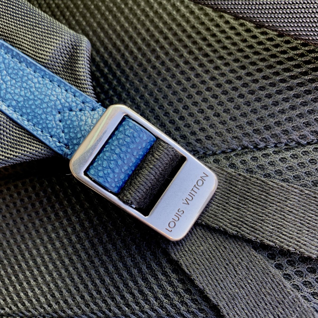 l0*is V*t0n roll top backpack-29*42*15cm