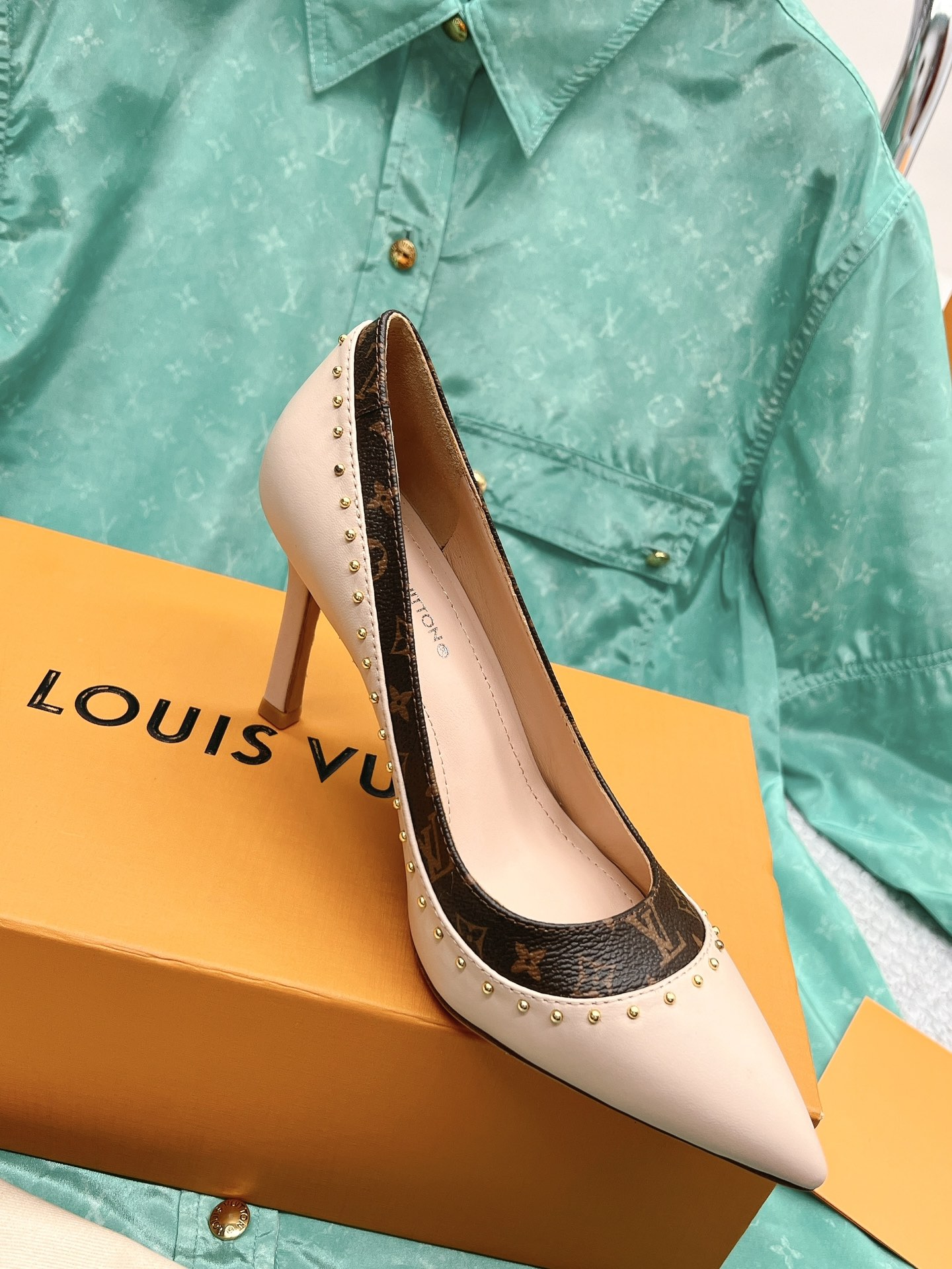 l0*is V*t0n heel-10.5cm