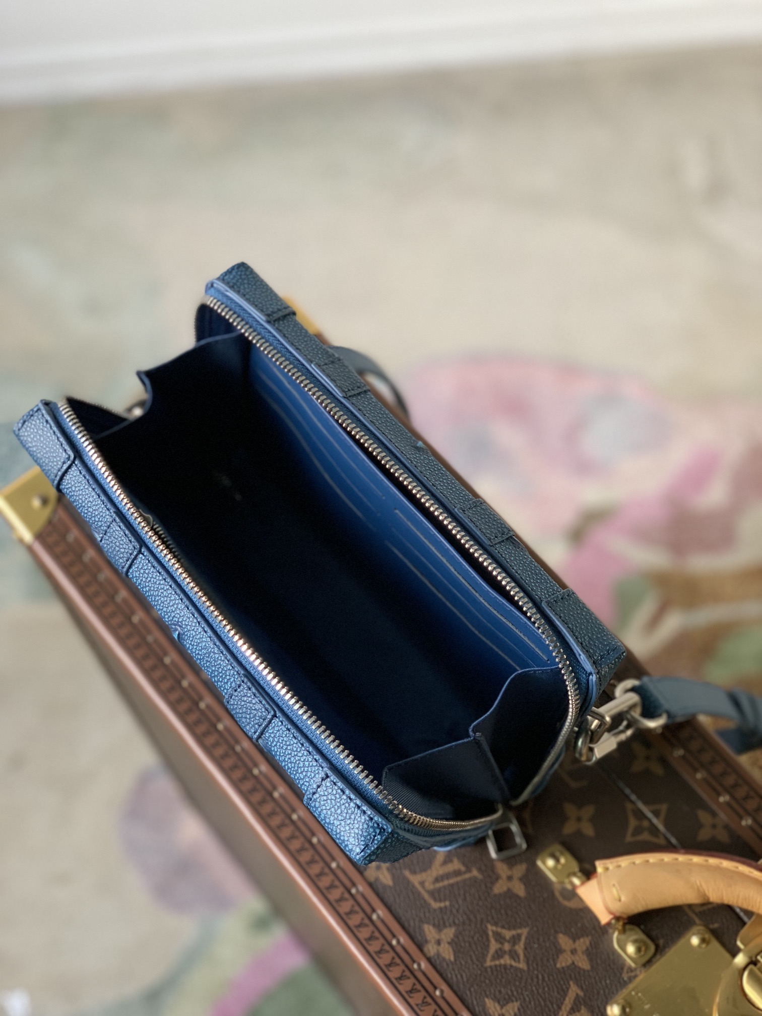 l0*is V*t0n soft trunk-m81776-22.5*14*5 m