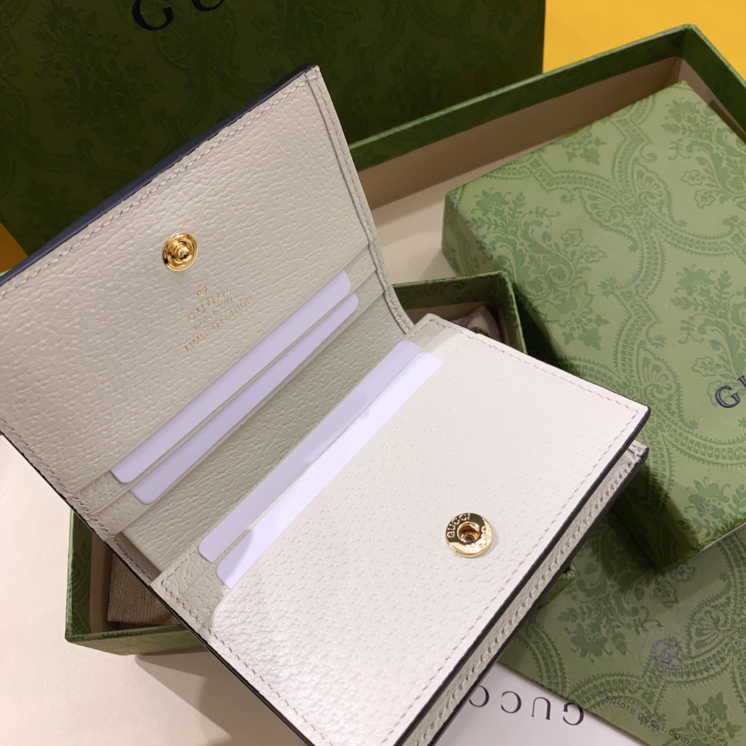 G*u*i wallet-11x8.5x3cm