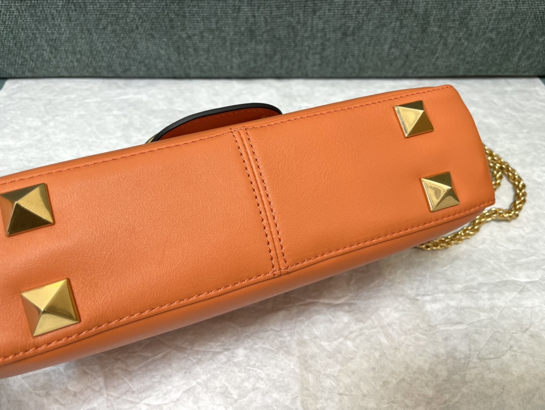 Va1e*ntin0 garavanistudsian-28*17*8cm