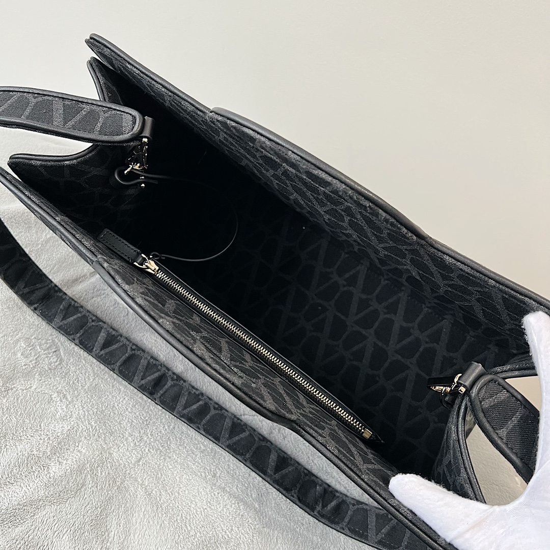 Va1e*ntin0 garavani la troisième toile iconographe -40*25*17cm