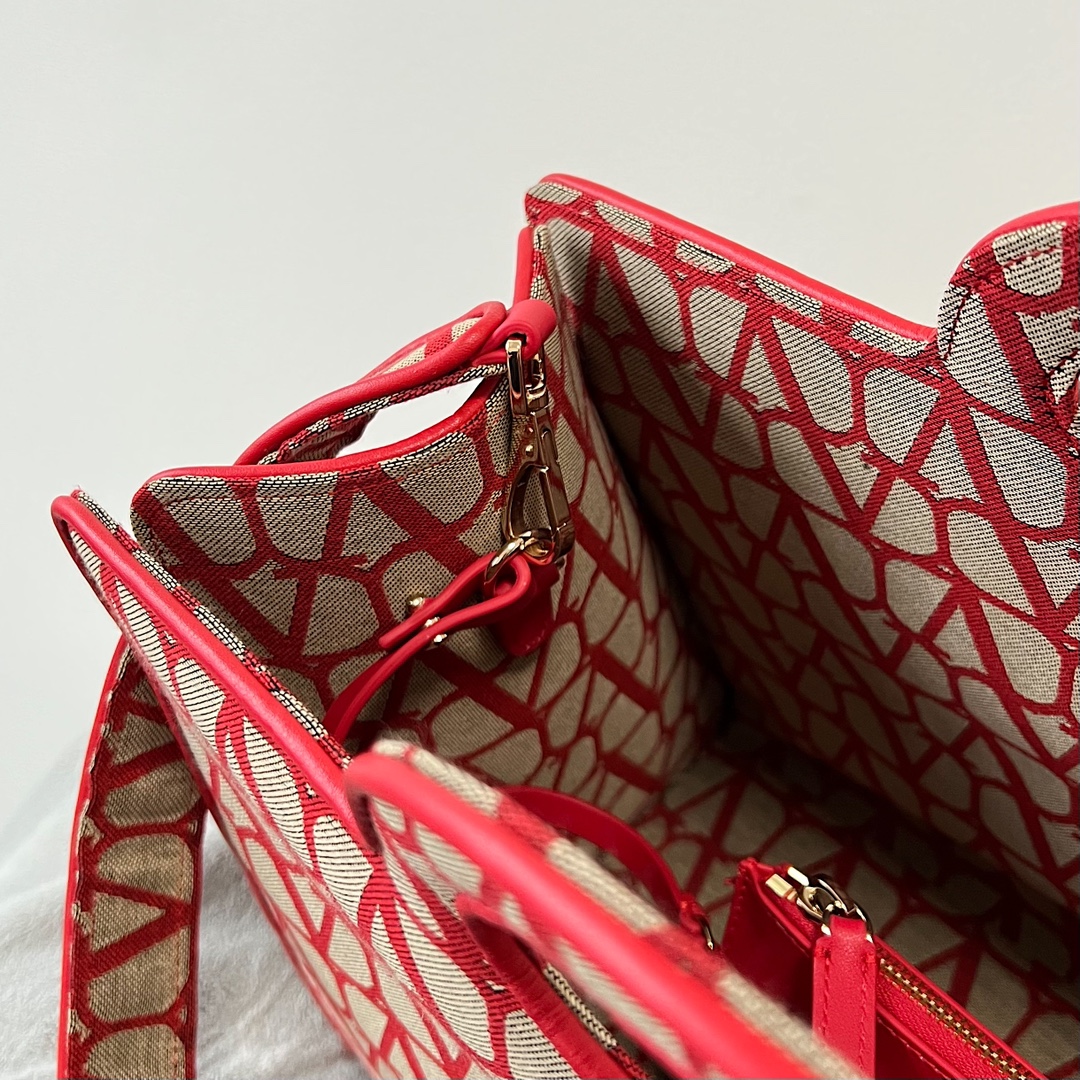 Va1e*ntin0 garavani la troisième toile iconographe -40*25*17cm