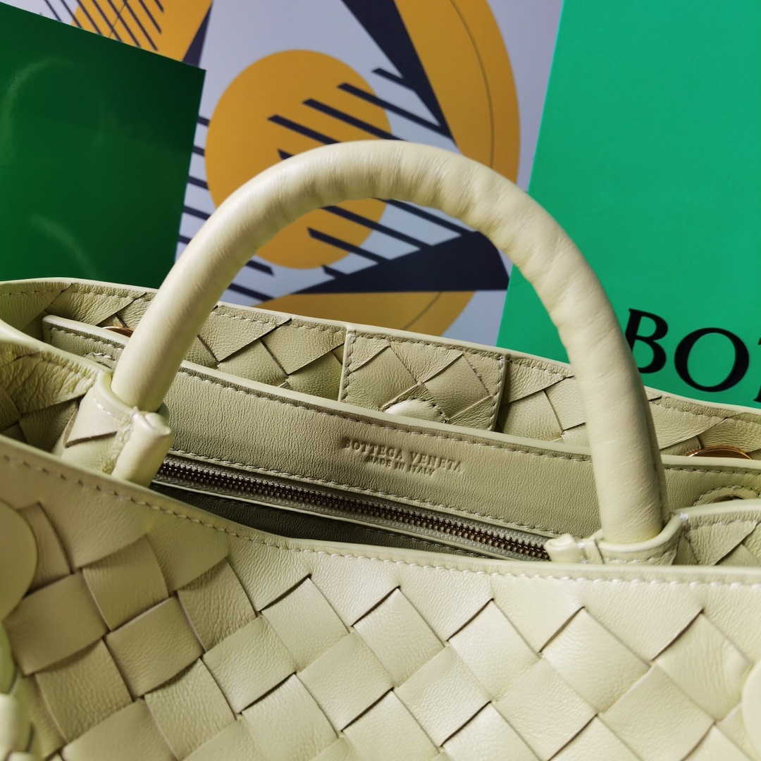 bo*te*ga Ve*ne*tatote-22*25*10.5cm