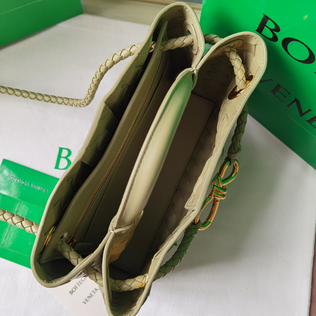 bo*te*ga Ve*ne*tatote-22*25*10.5cm