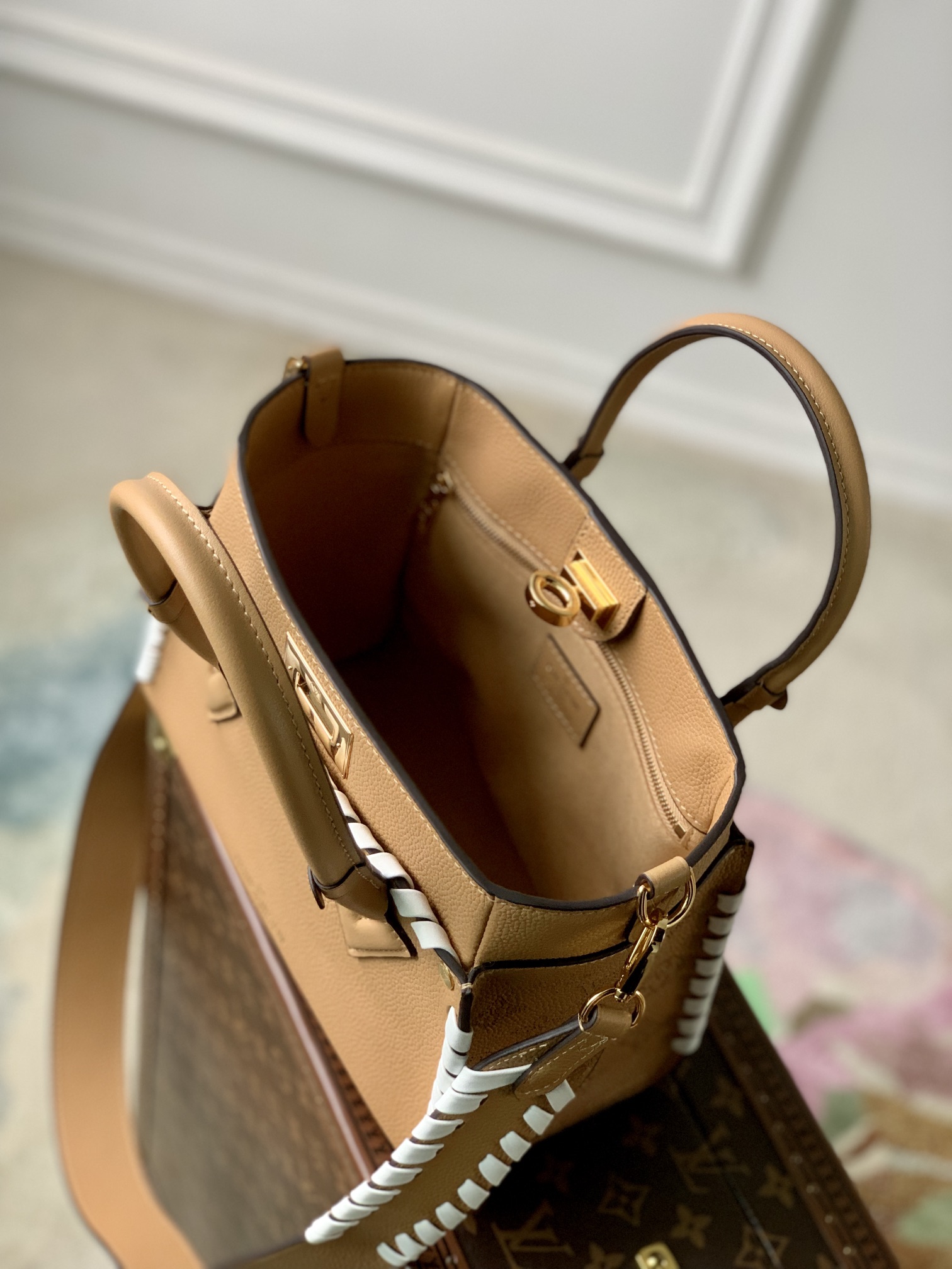 l0*is V*t0n on my side tote bag-25*20*12cm