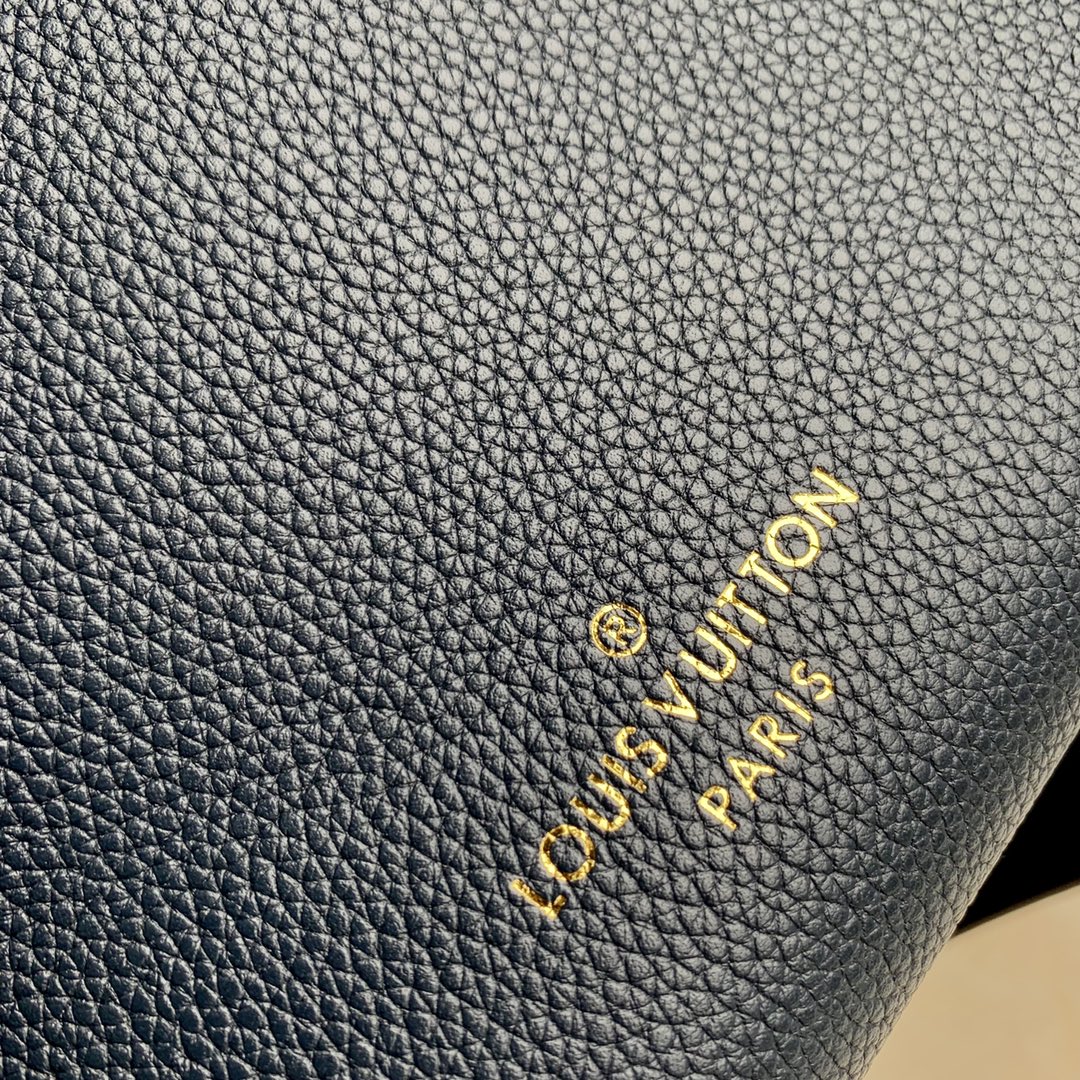 l0*is V*t0n on my side tote bag-25*20*12cm