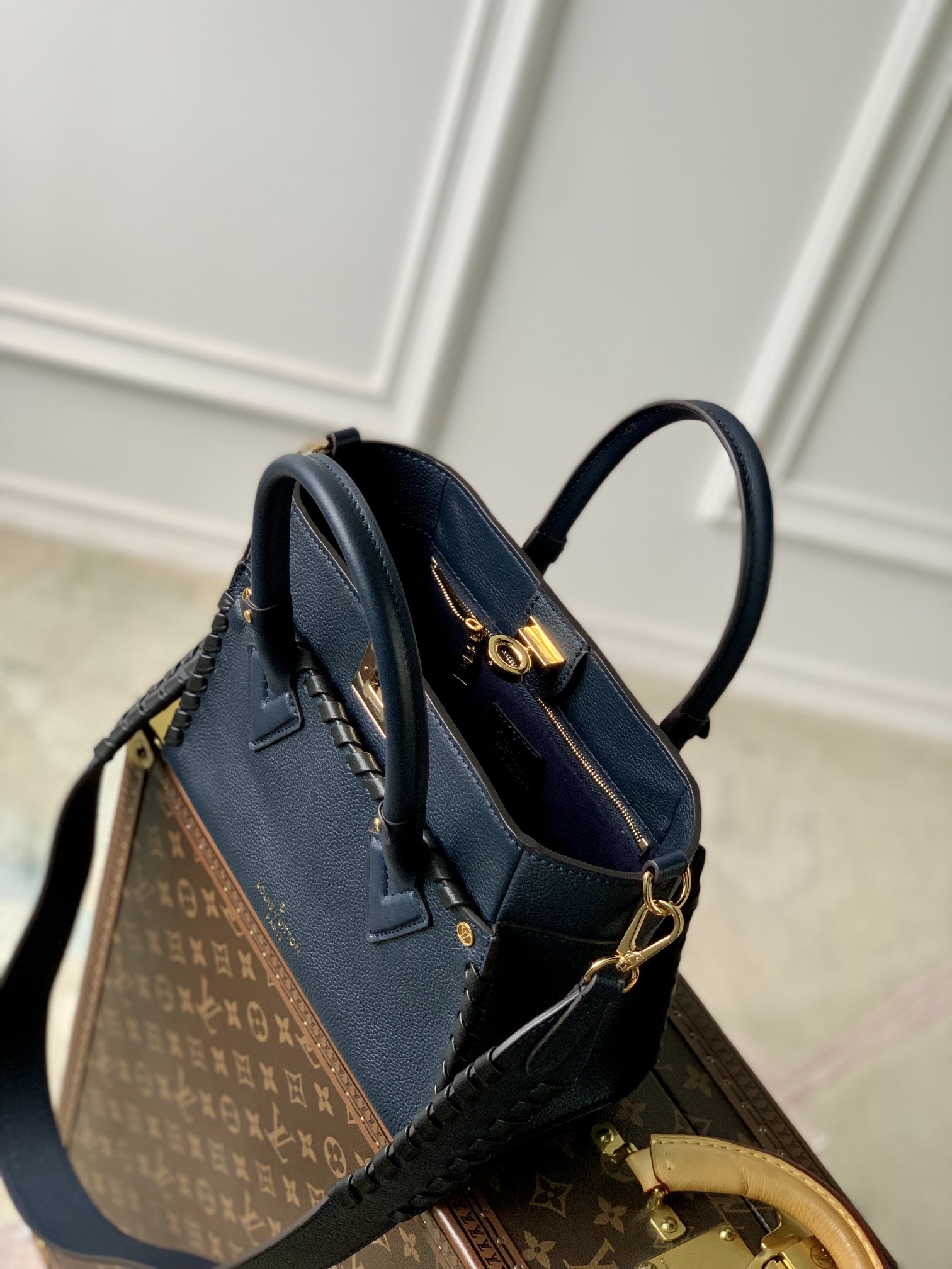 l0*is V*t0n on my side tote bag-25*20*12cm