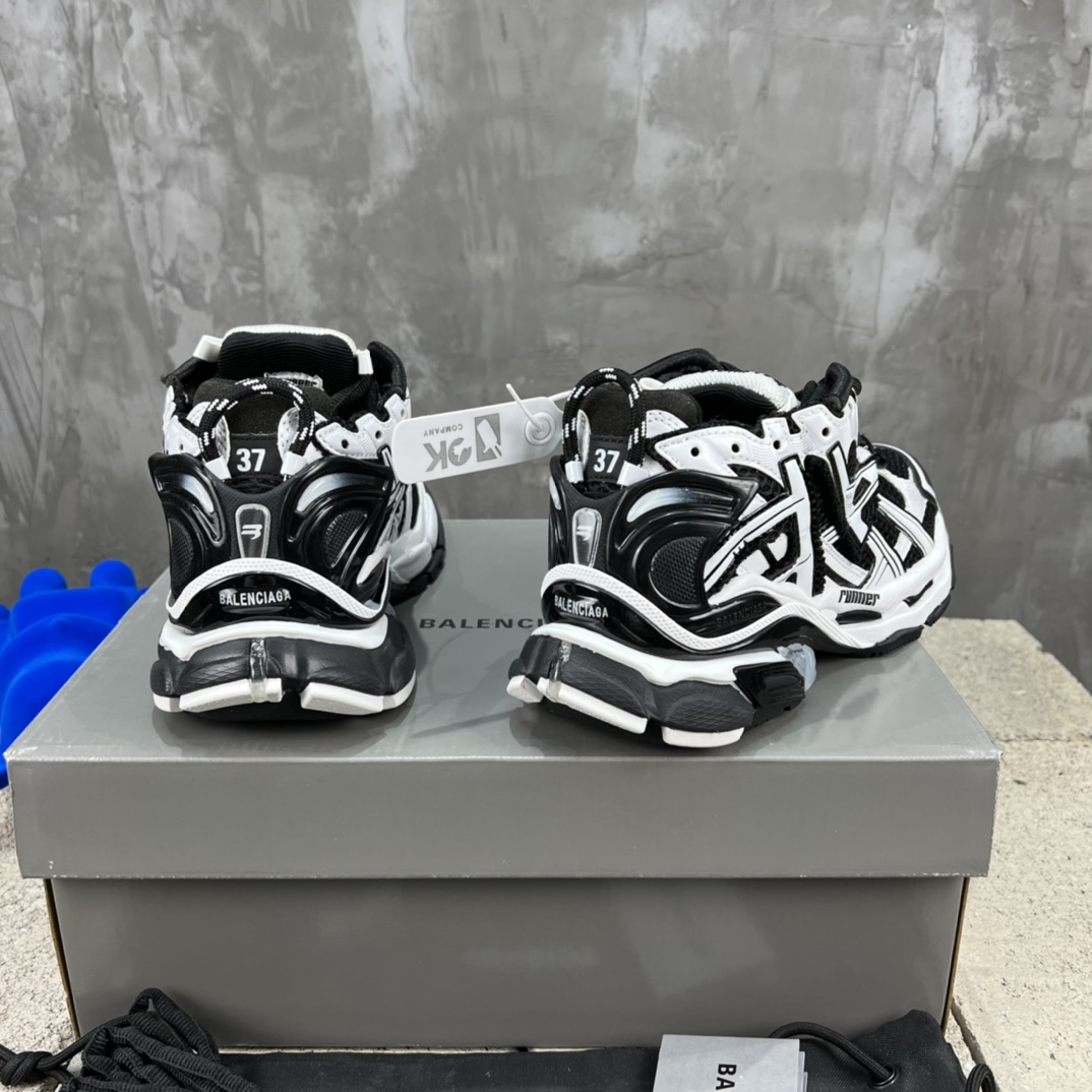 Ba*len*cia*ga runner sneakers