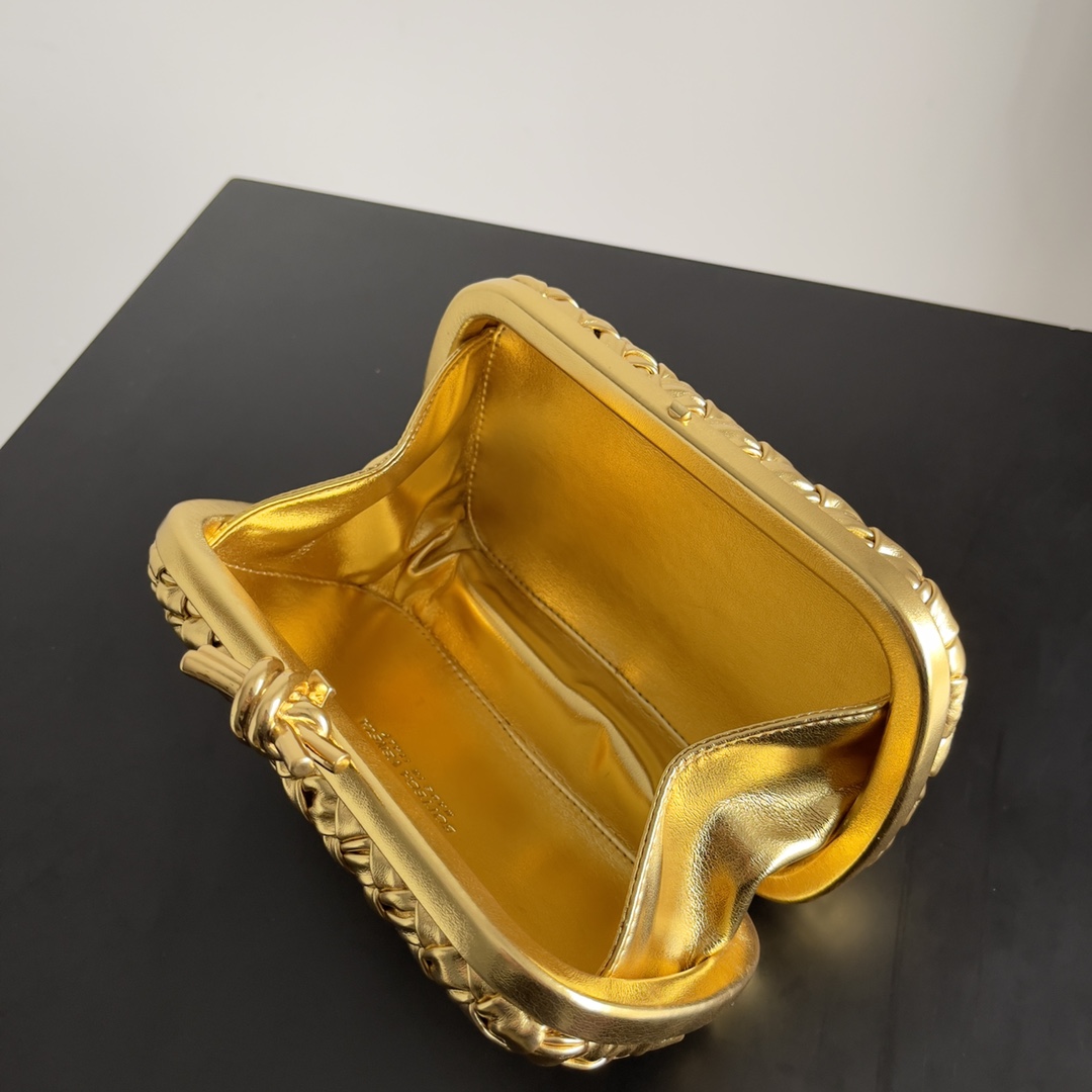 bo*te*ga Ve*ne*ta cassette bag-20.5*6*12.5cm