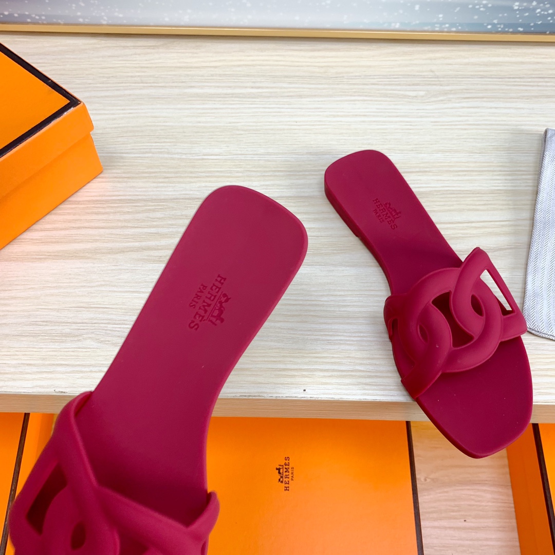 H**mes sandals