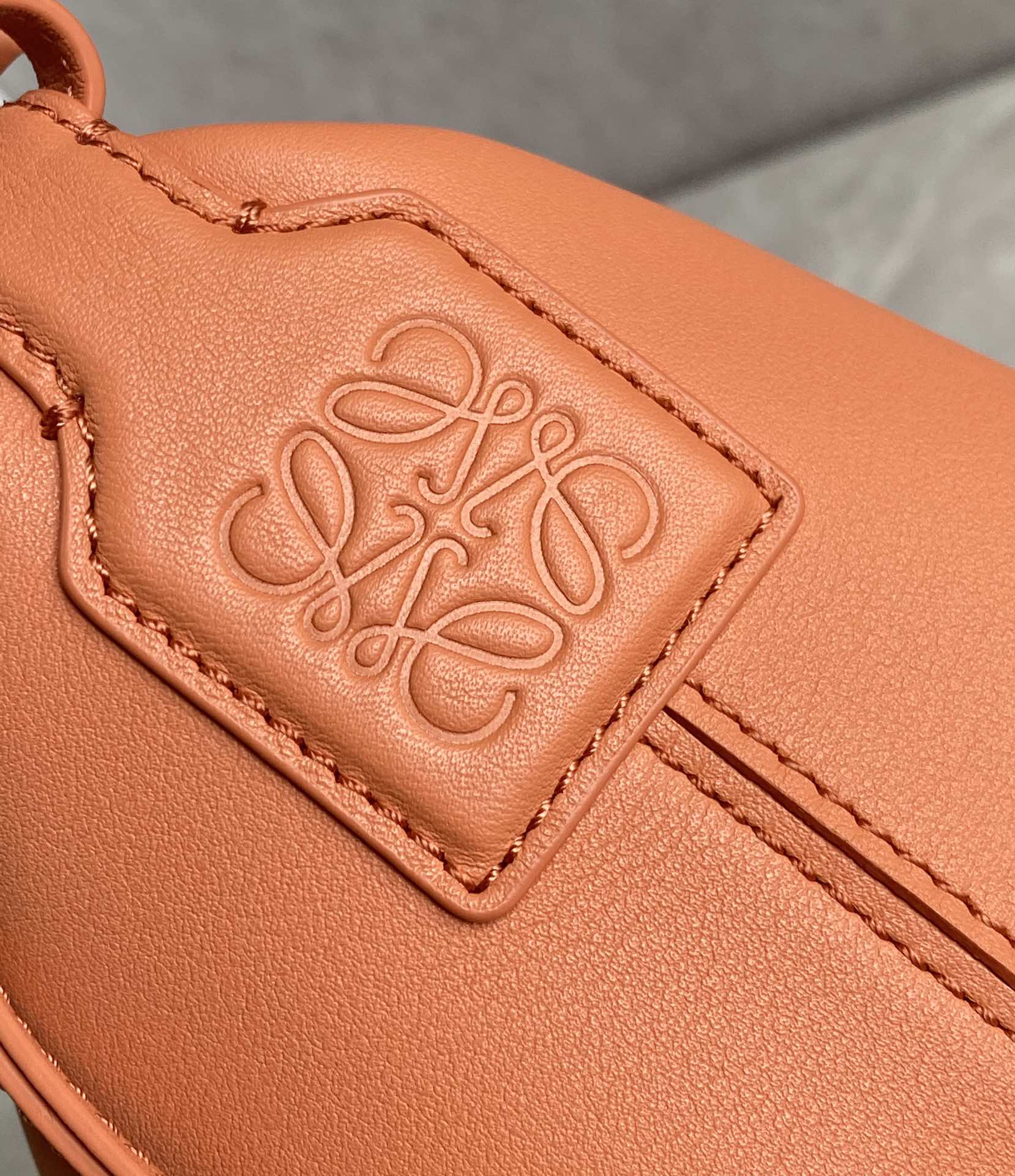 L0ew* cubi bag-20.5×17×12.5cm