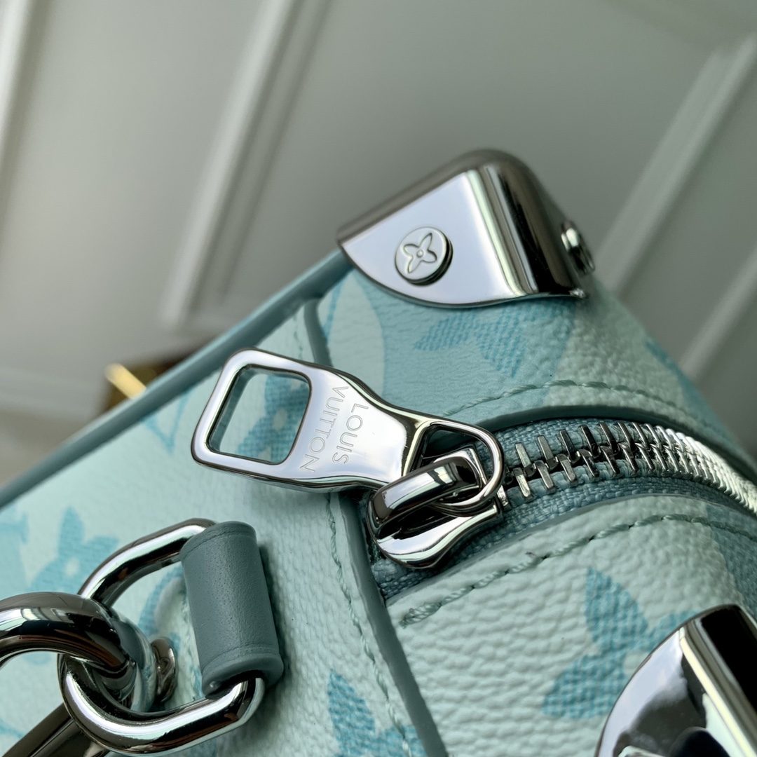 l0*is V*t0n mini soft trunk-m22588-18*13*8m