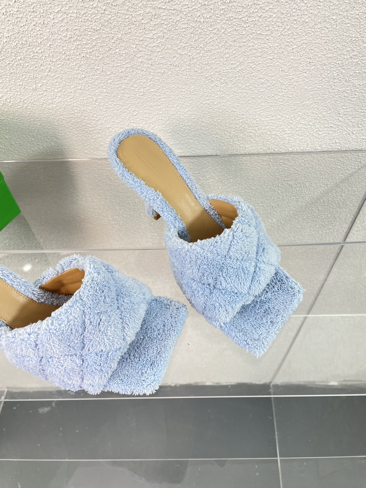 bo*te*ga Ve*ne*ta slippers