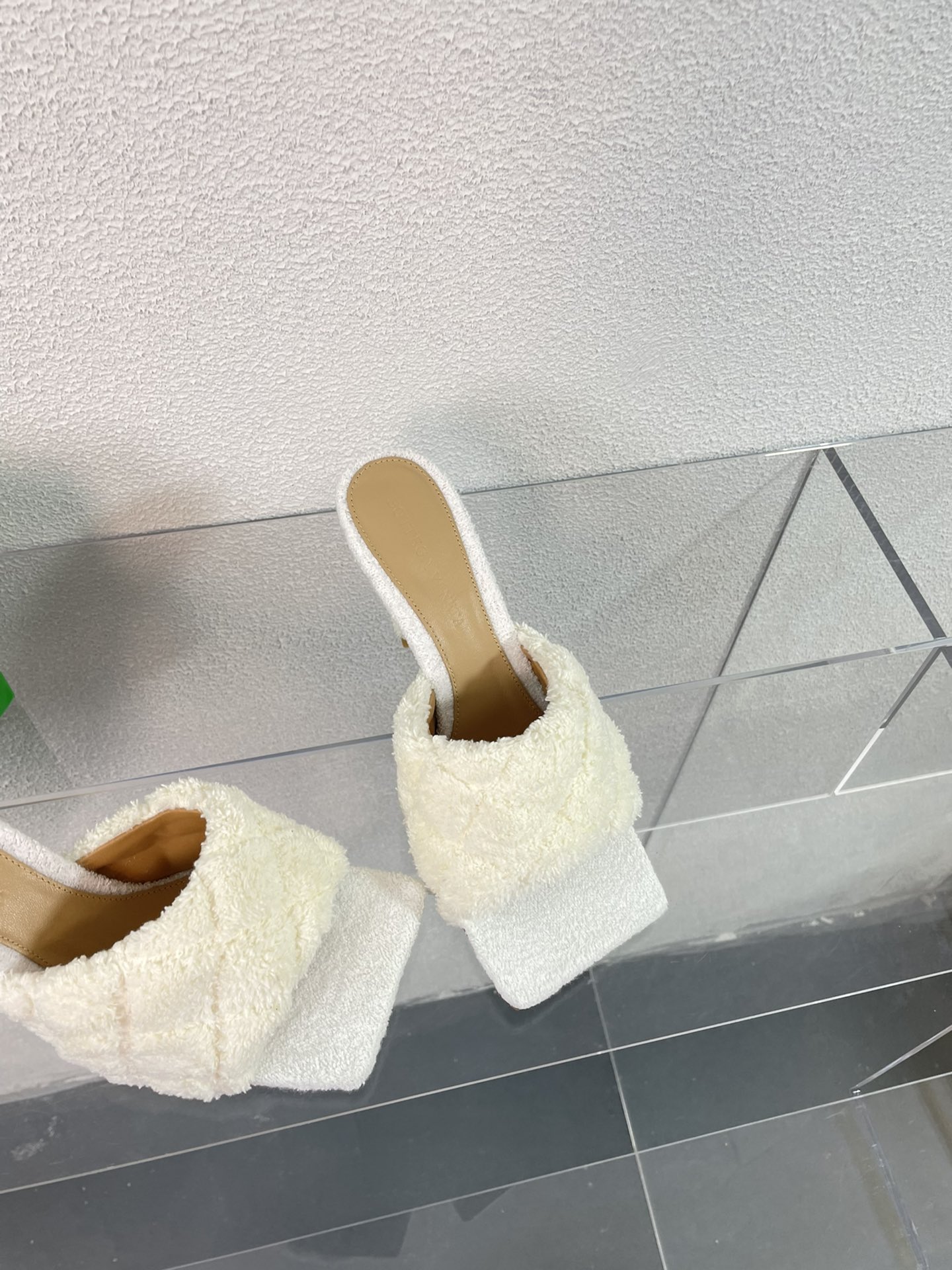 bo*te*ga Ve*ne*ta slippers