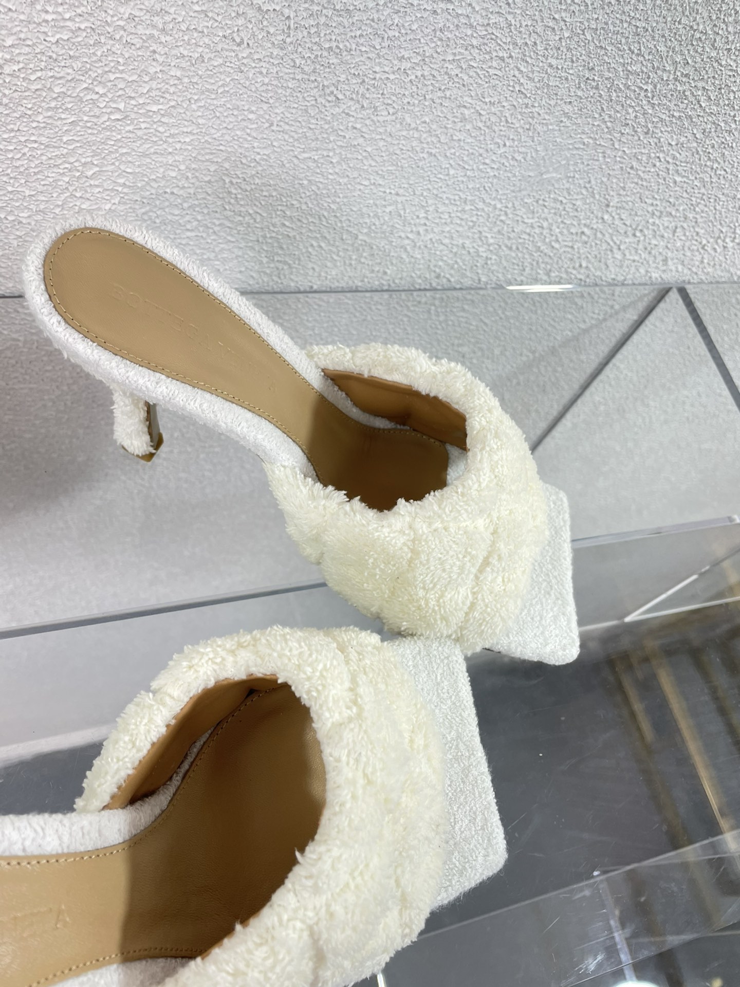 bo*te*ga Ve*ne*ta slippers