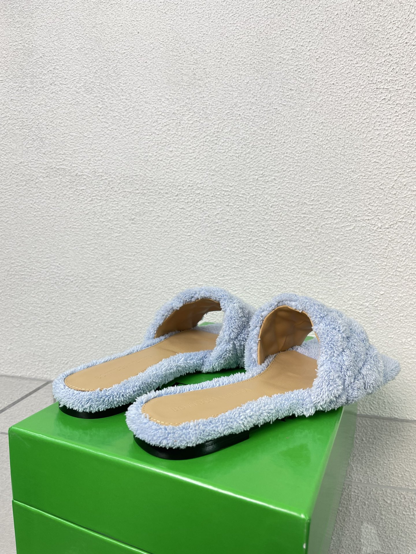 bo*te*ga Ve*ne*ta slippers