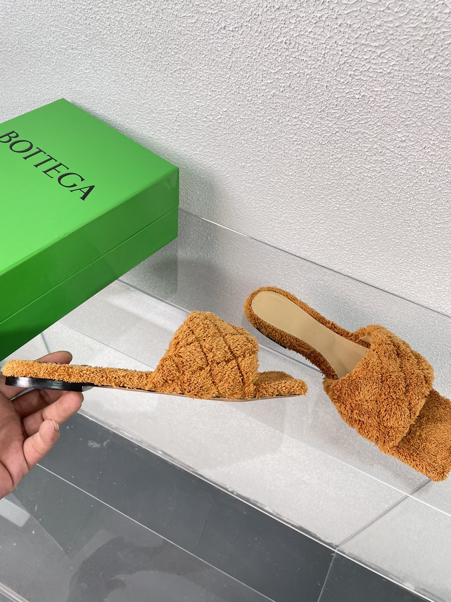 bo*te*ga Ve*ne*ta slippers