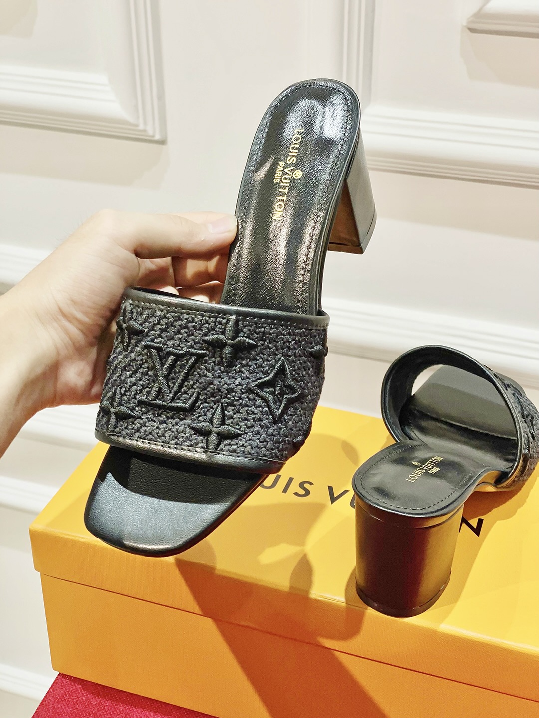 l0*is V*t0n slippers-6.5cm