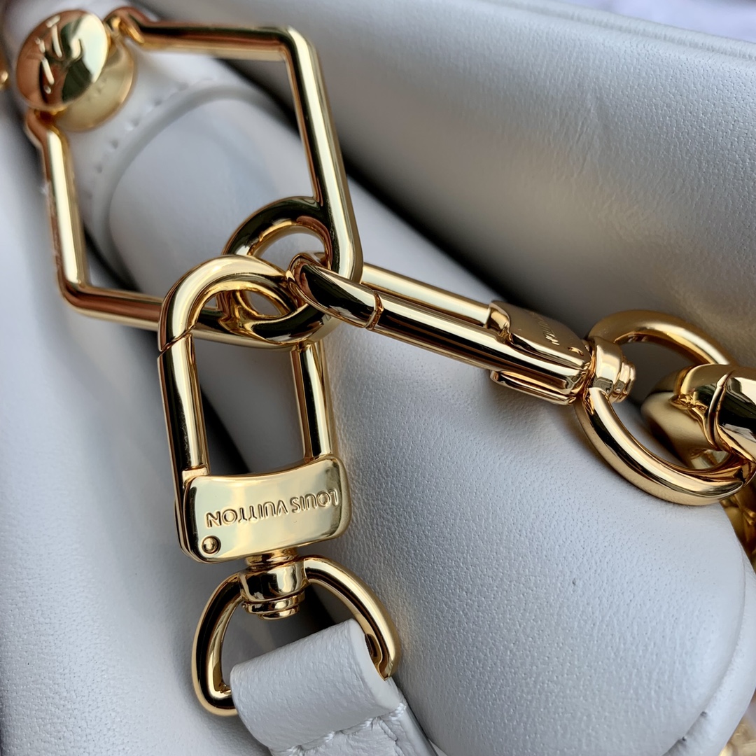 l0*is V*t0n coussin bb bag-21*16*7 cm