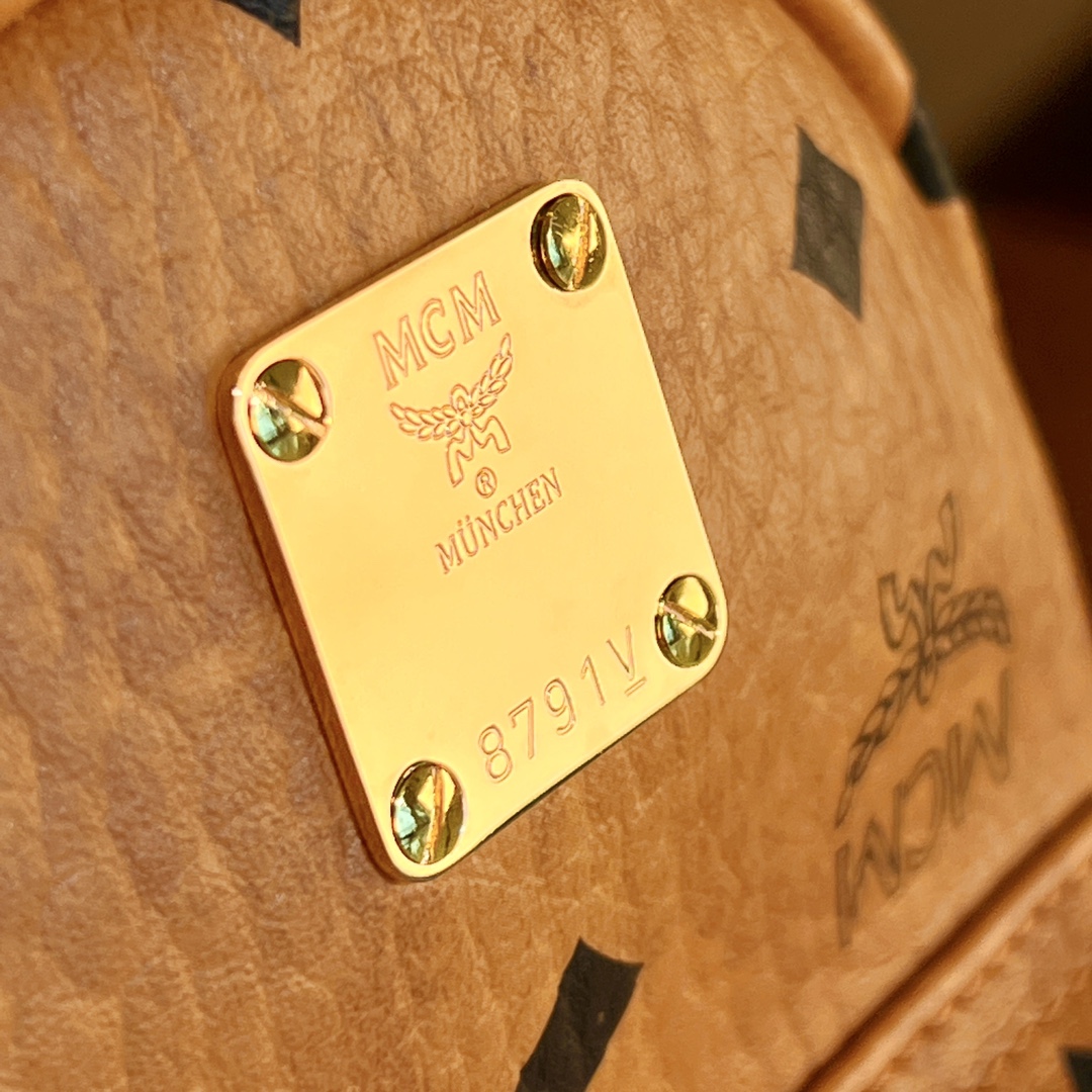 MCM Backpack-10.0 x 17.5 x 21CM