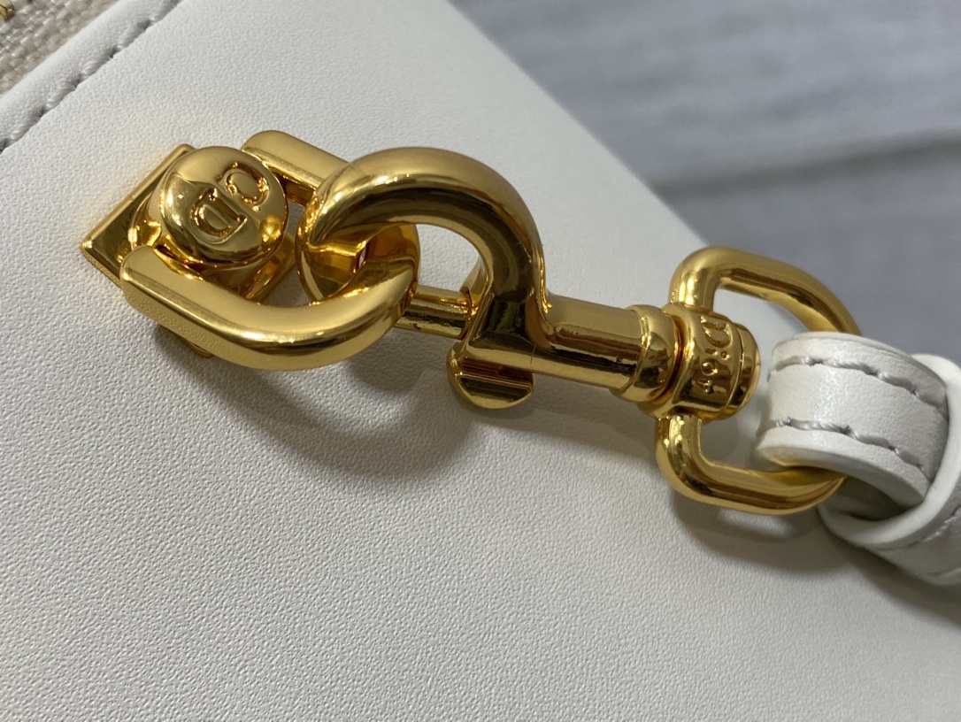 D*or signature vanity bag-24*14*18cm