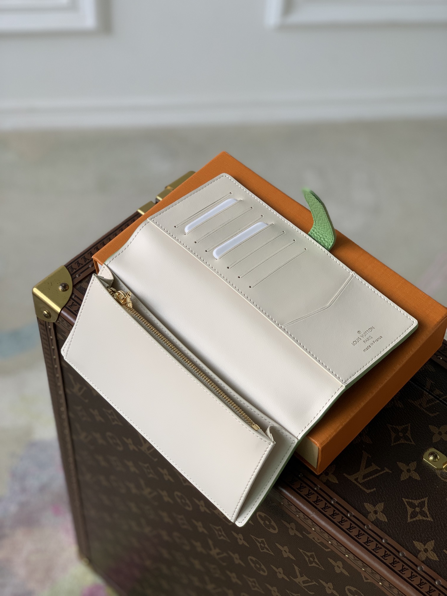 l0*is V*t0n vertical wallet-m82512-10 x 19 x 1.7cm