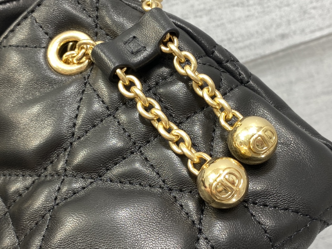 di0r D*or ammi bag-27 * 15 * 12cm