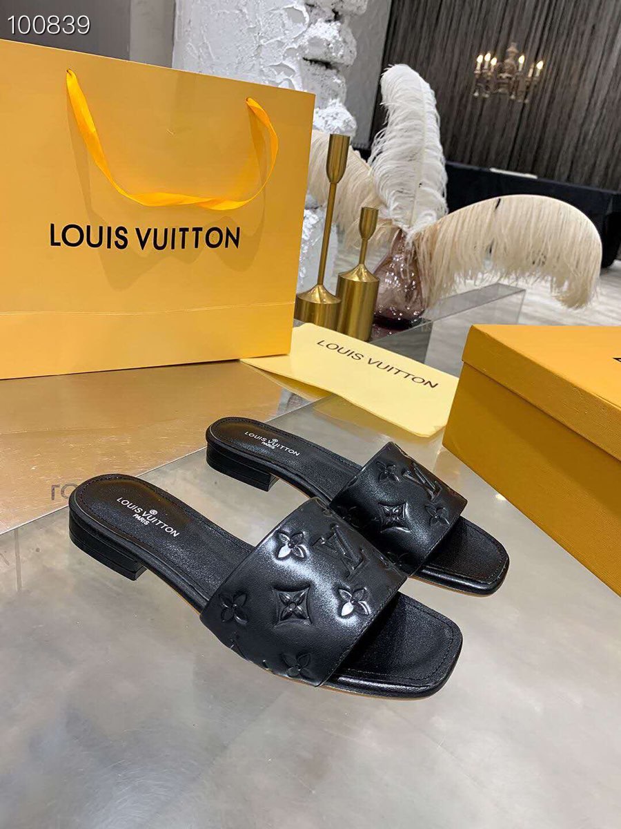 l0*is V*t0n slippers