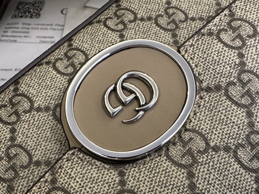 g*u*i gg S*p*e bag-21*10*5cm