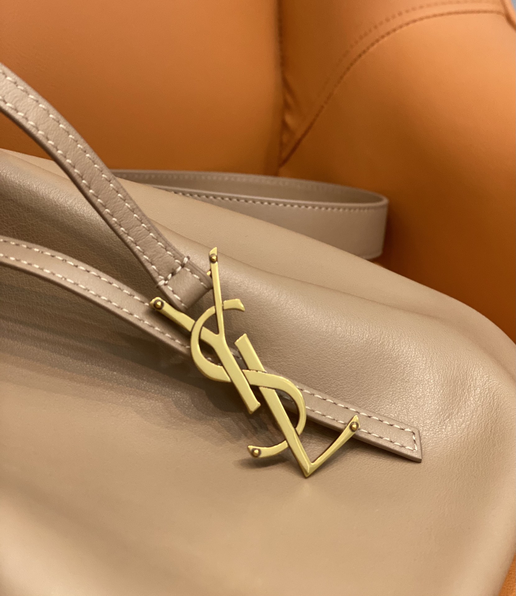 Y*L hobo bag-33×28×2.5cm