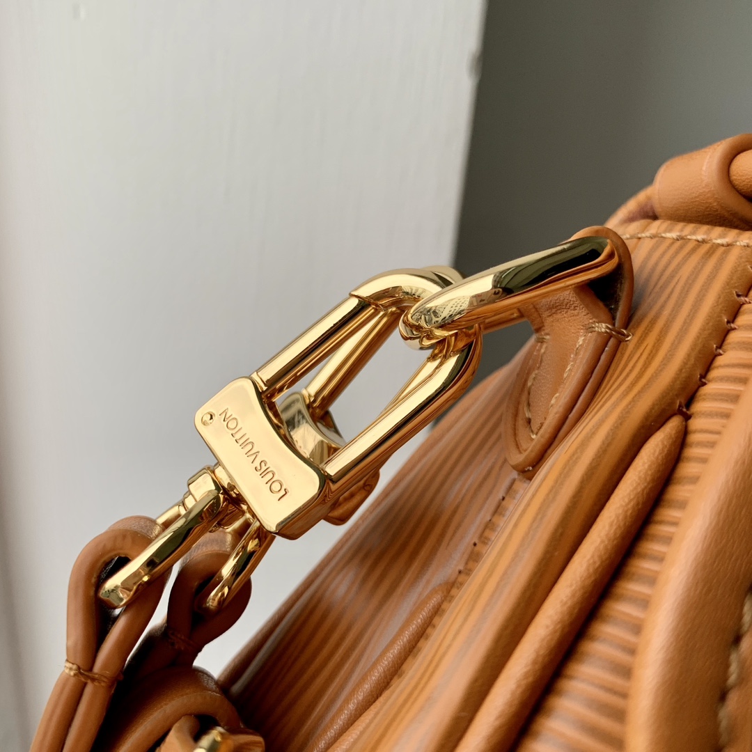 l0*is V*t0n saumur bb-20 x 16 x 7.5cm