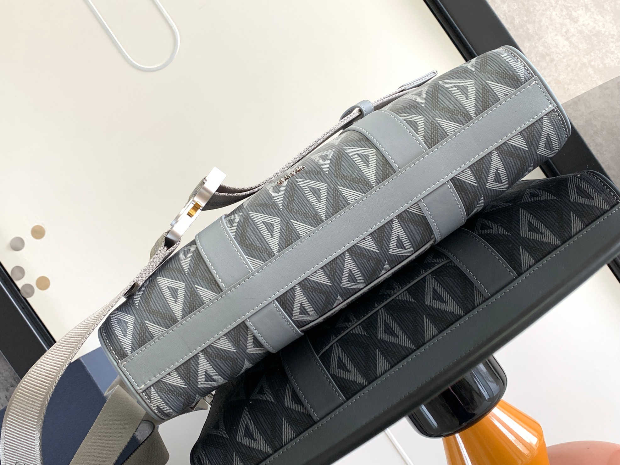 D*or lingot messenger bag-35 x 27 x 6cm