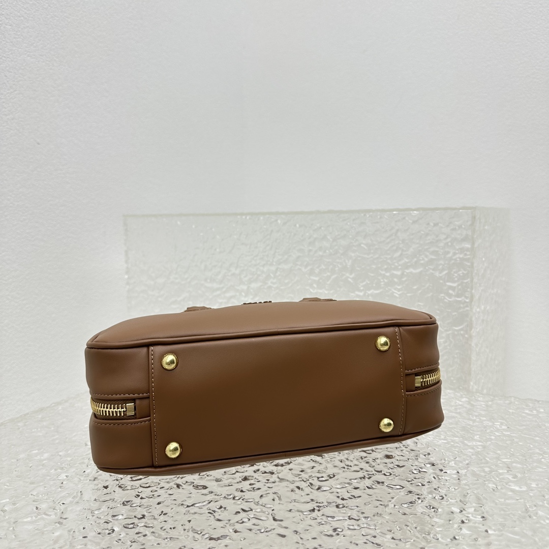 M*um*u ss23 softy padded bag-27*12*9cm