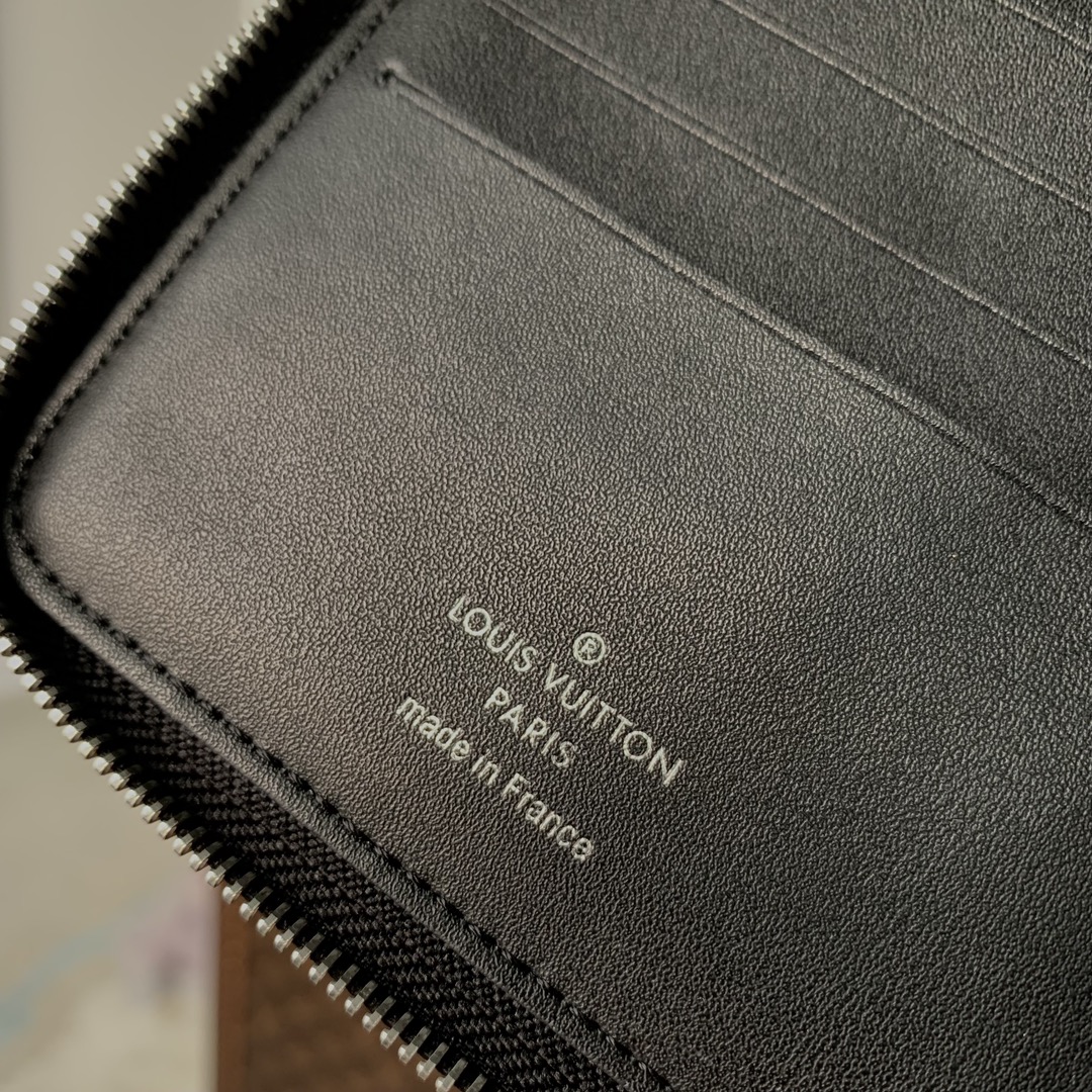 l0*is V*t0n wallet-m81558-11.5 x 10.5 x 2cm